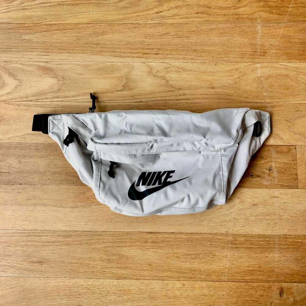NIKE Tech Hip Pack/Fanny Pack Light Bone